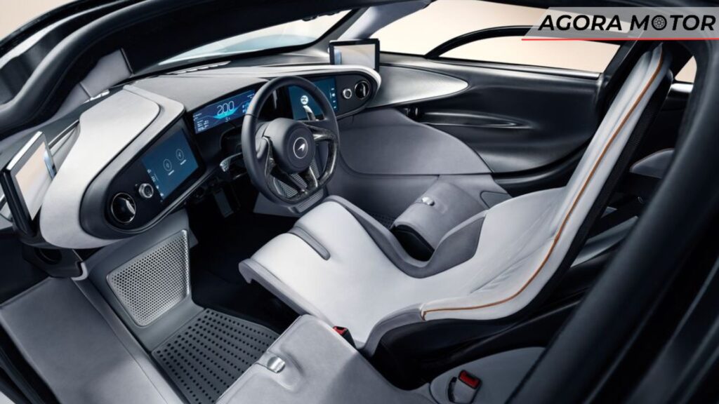 Interior de uma Speedtail 2024