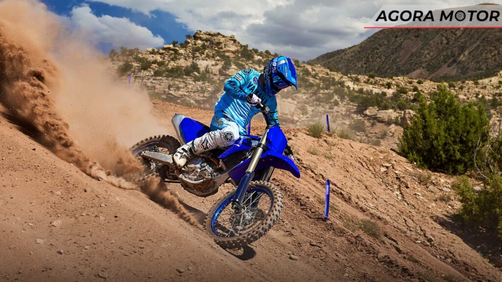A YZ 450 F 2024 com detalhes