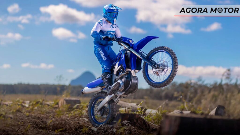 Yamaha WR 450 F 2024 rampando.