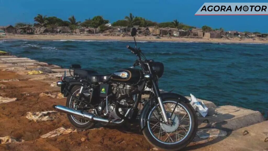 Bullet em 2024 na frente de um mar