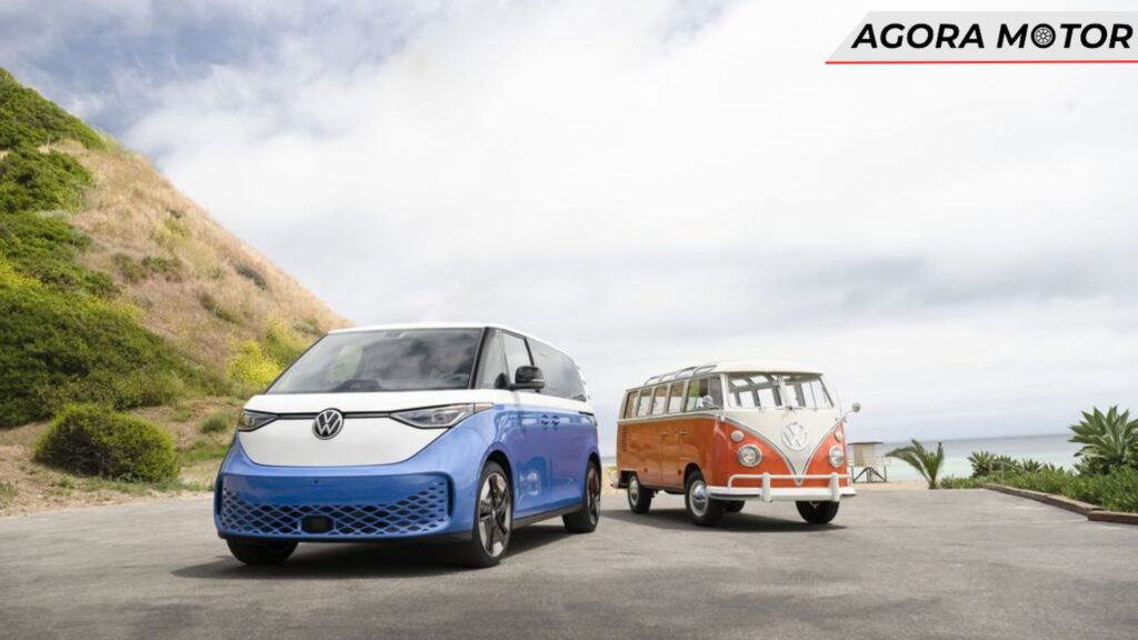Duas versões da Kombi 2024