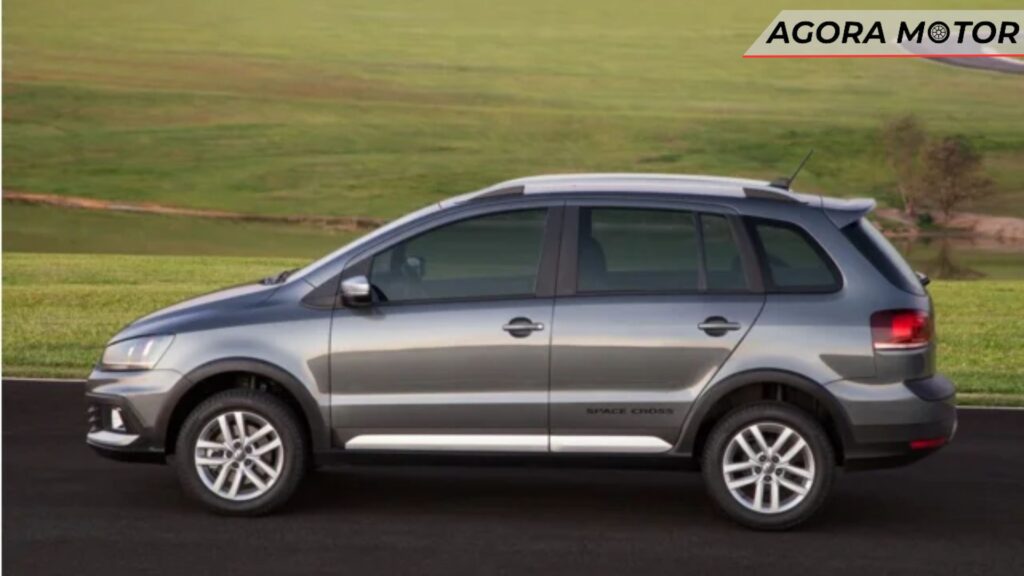 Foto lateral de um Spacecross em 2024