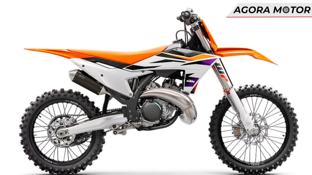 Foto lateral de uma KTM SX 250 2024