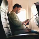 Projeto quer que companhias aéreas forneçam wi-fi gratuito em voos com mais de 2h.