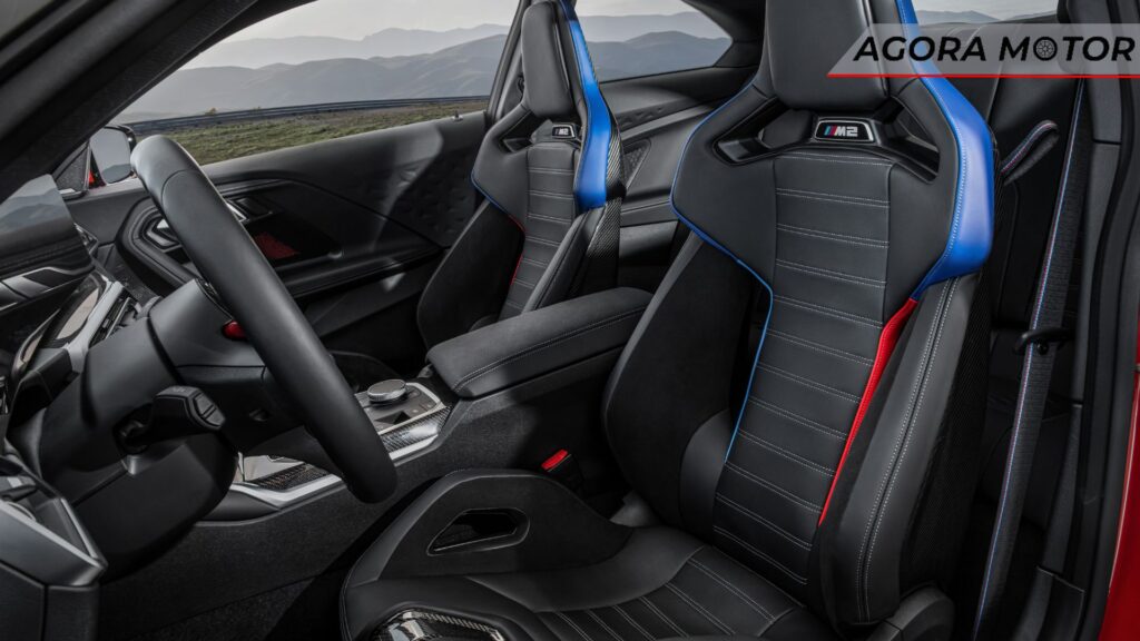 Bancos da BMW M2.