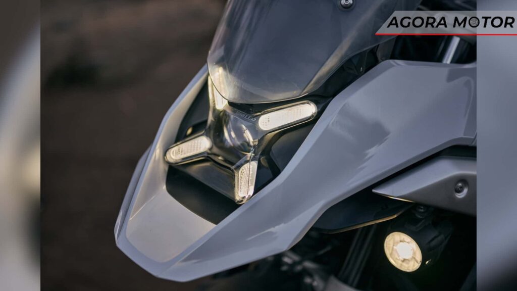 Farol da BMW R 1300 GS 2024.