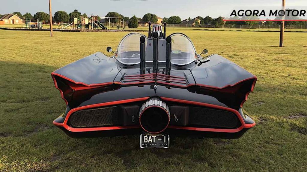 Conheça o incrível Batmóvel de fibra de vidro montado em um chassi Lincoln Continental de 1979