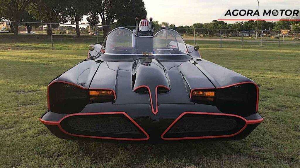 Conheça o incrível Batmóvel de fibra de vidro montado em um chassi Lincoln Continental de 1979