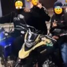Criminosos ostentam com motos de luxo roubadas.
