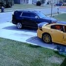 Cigarro causa explosão dentro de carro.