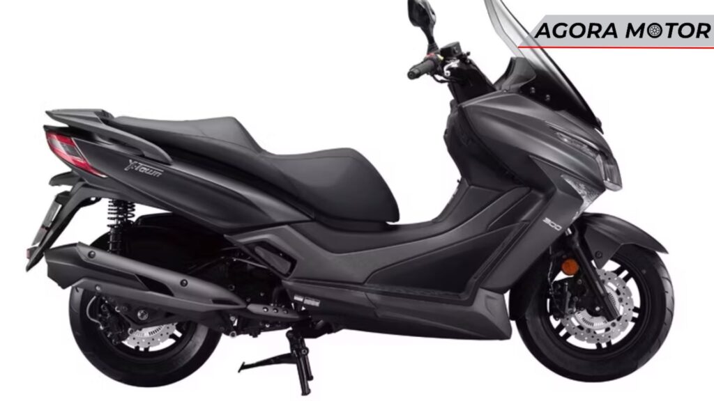 Kymco X-Town 300i.