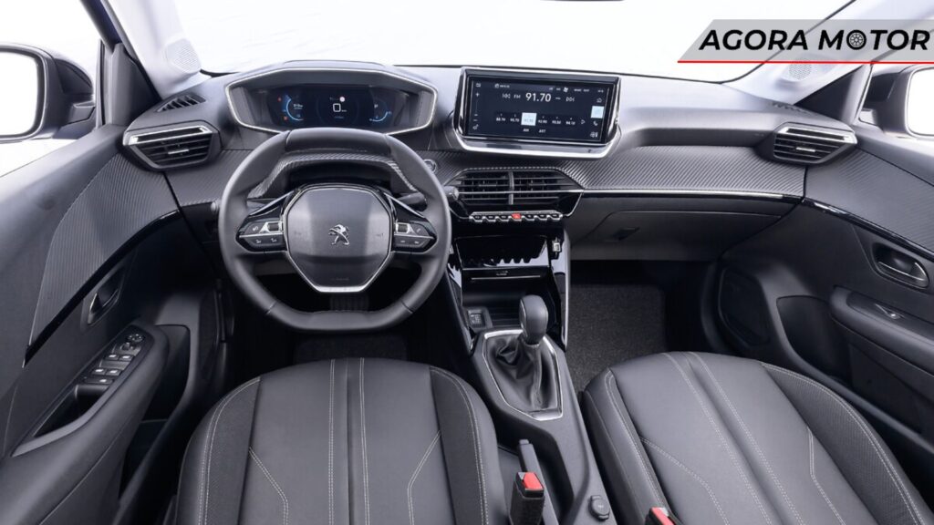 Painel do Peugeot 208 Griffe.