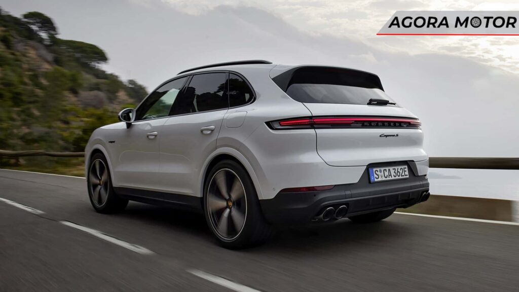 Traseira do novo Porsche Cayenne.