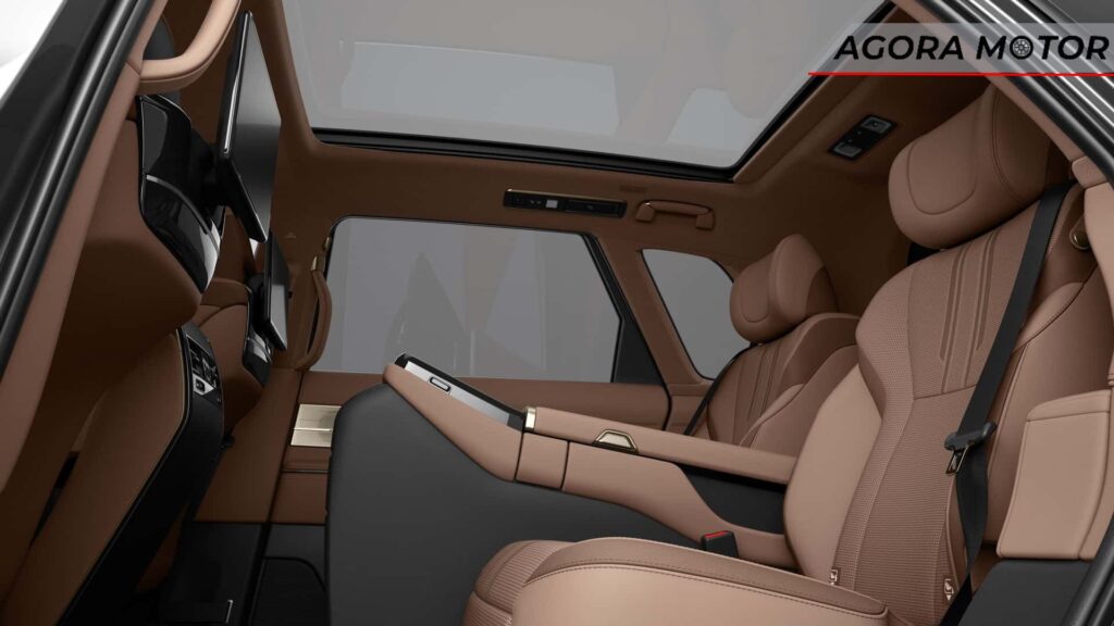 Interior do Toyota Century.