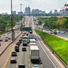 Trancar a faixa é tão perigoso quanto um motorista apressado!