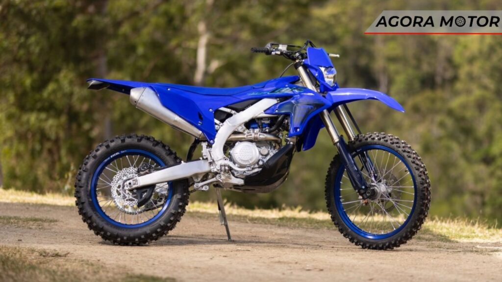 Lateral da Yamaha WR450F 2024.