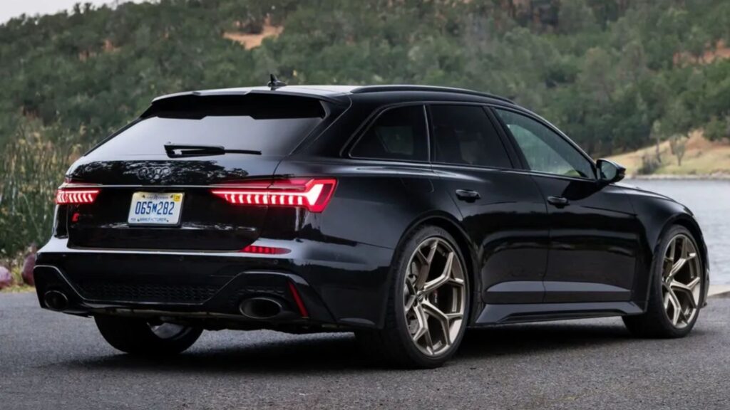 Traseira do Novo Audi RS6 Avant.