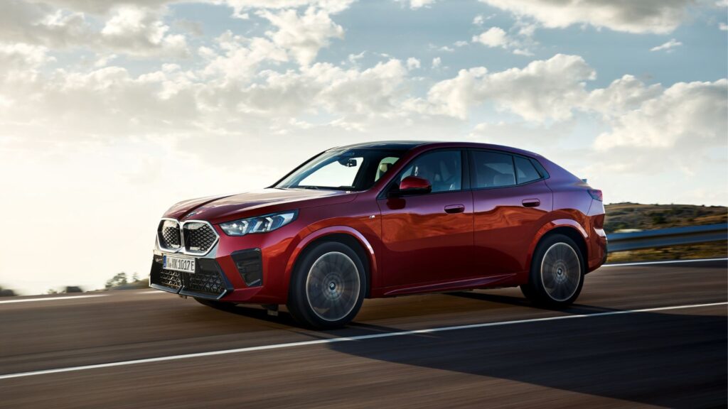 BMW X2.