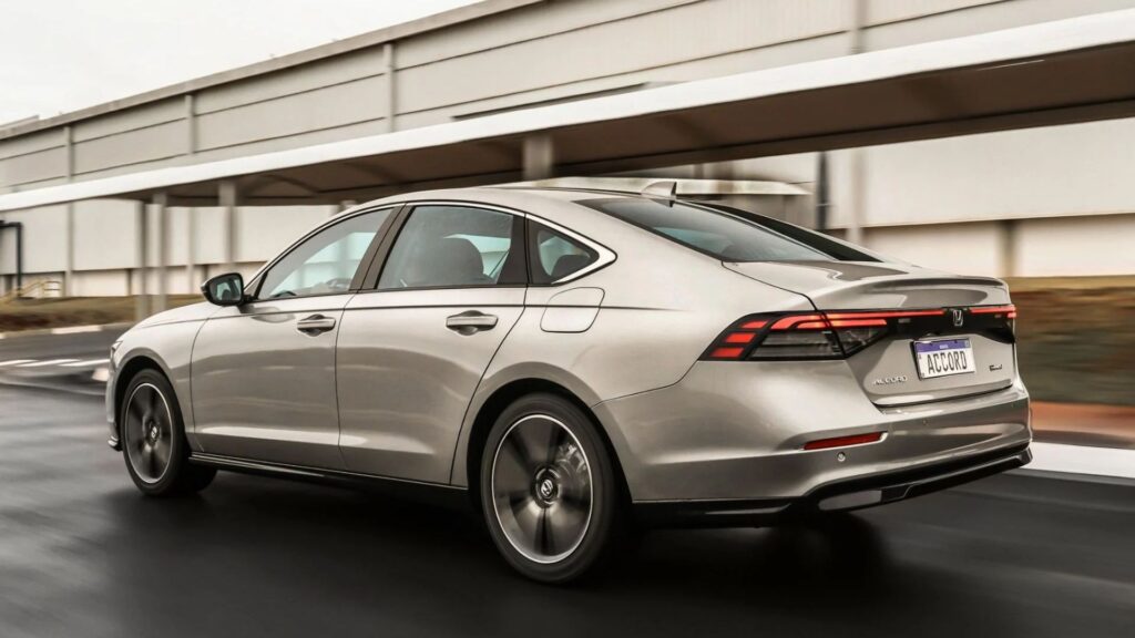 Traseira do Honda Accord.