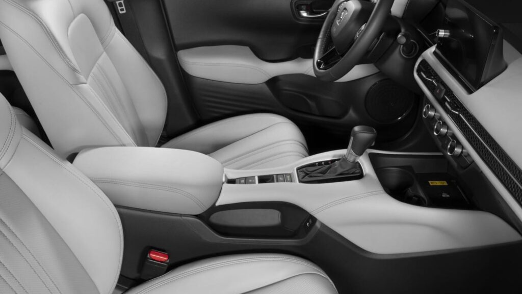 Interior do Honda ZR-V.