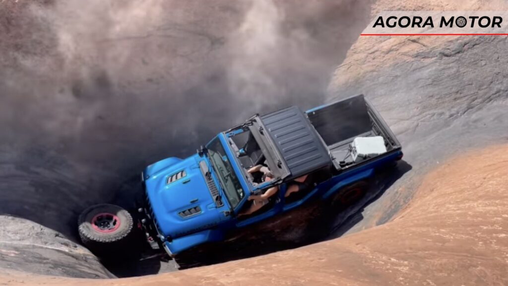 Jeep Gladiator caiu no buraco.