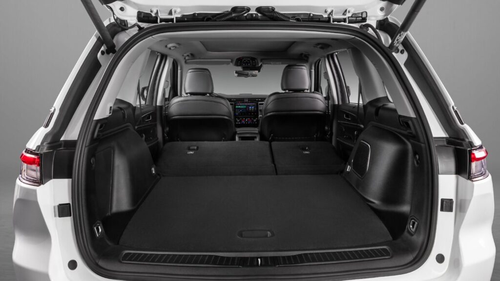 Porta-malas do Jeep Grand Cherokee 4xe 2024.
