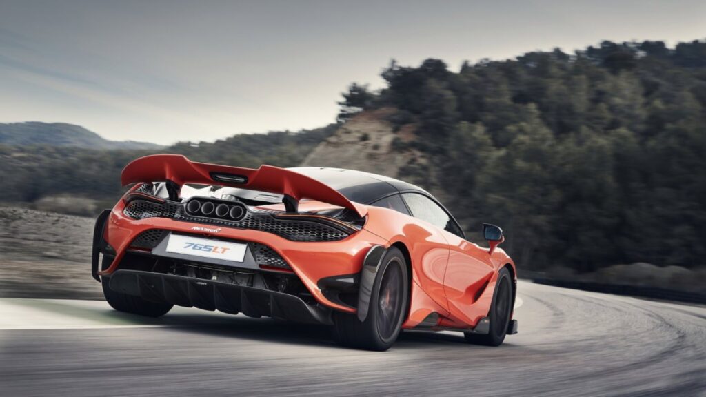 Traseira do McLaren 765LT