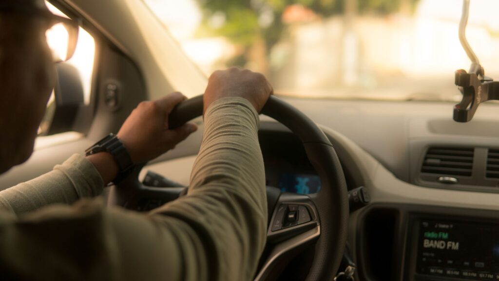 Qual o futuro dos motoristas e entregadores de app?