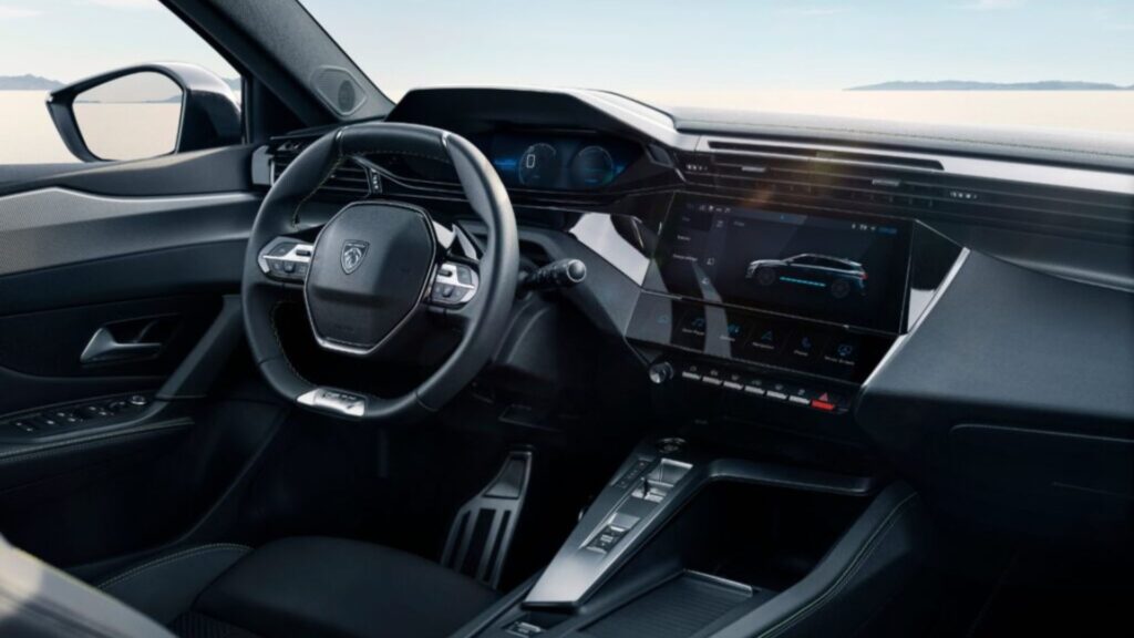 Painel do Peugeot E-308 SW.