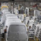 Produção em Portugal recua no último mês.