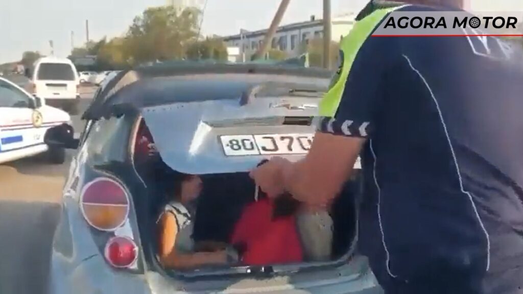 Professora é flagrada transportando 25 crianças.