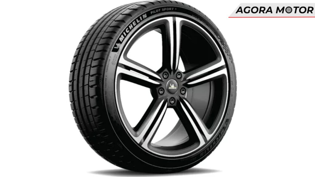 Um pneu Michelin Pilot Sport 5