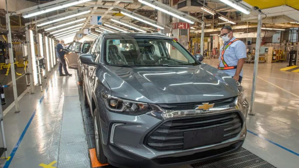Chevrolet planeja permanecer no Brasil e investir na tecnologia híbrida.