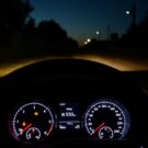É melhor dirigir a noite ou de dia?