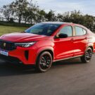 Fastback Abarth vermelho.