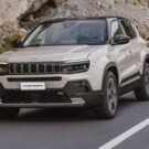 Jeep Avenger com motor a combustão.