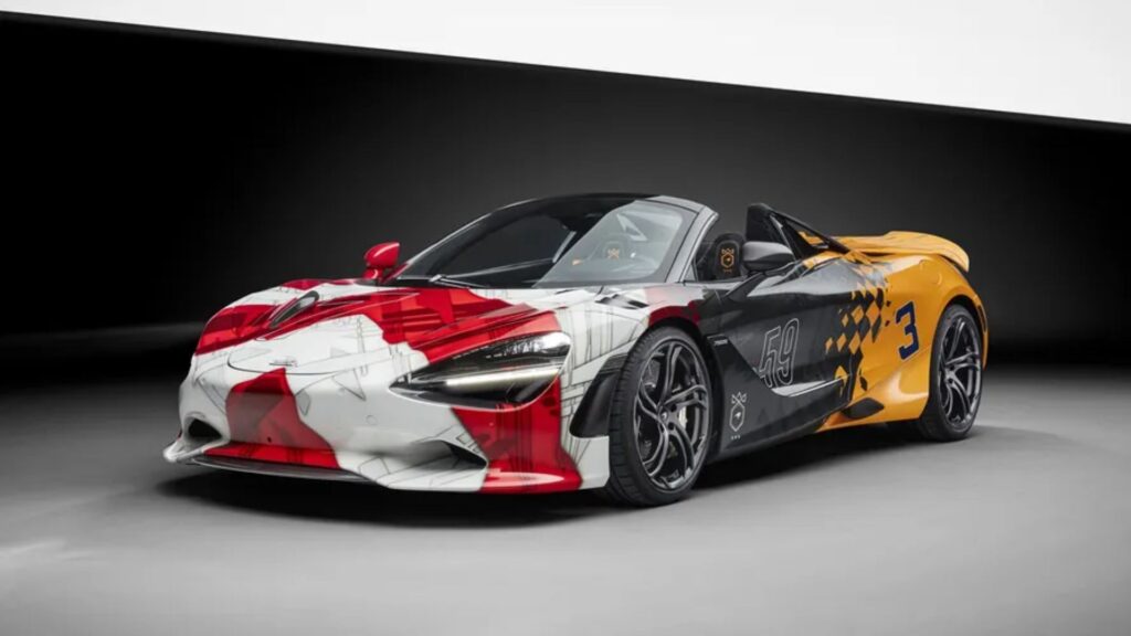 McLaren 750 S Triple Crown.