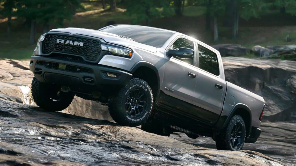 RAM 1500 2025 Prata.