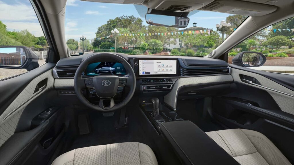 Painel do Toyota Camry 2025.