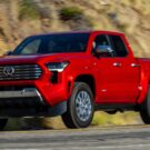 Nova Toyota Tacoma pode antecipar nova geração da Hilux no Brasil.