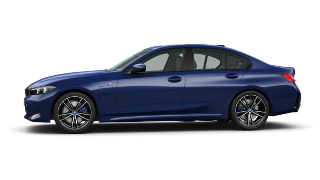 BMW 330e 2024.