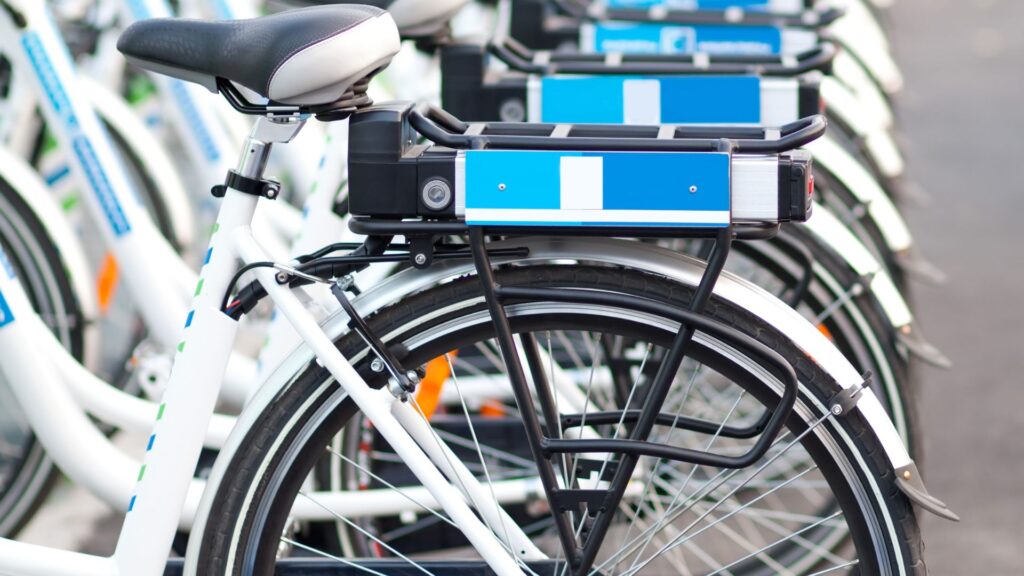 Cuidados que você deve ter ao andar de E-Bikes (bicicletas elétricas).