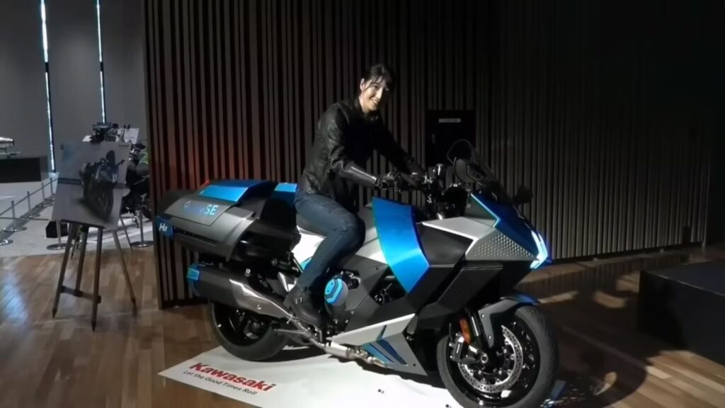 Kawasaki mostra seu primeiro modelo com motor a hidrogênio!.