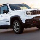 Lateral do Jeep Renegade 2024.