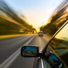 Existe velocidade mínima para andar na estrada?