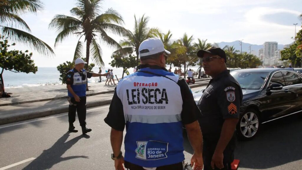 Lei seca completa 15 anos