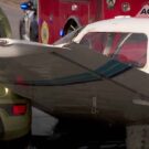 Avião faz pouso de emergência em rodovia, e bate atrás de um Kia!