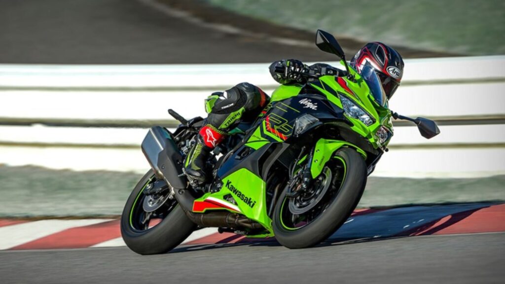 Kawasaki Ninja ZX-4R 2024.