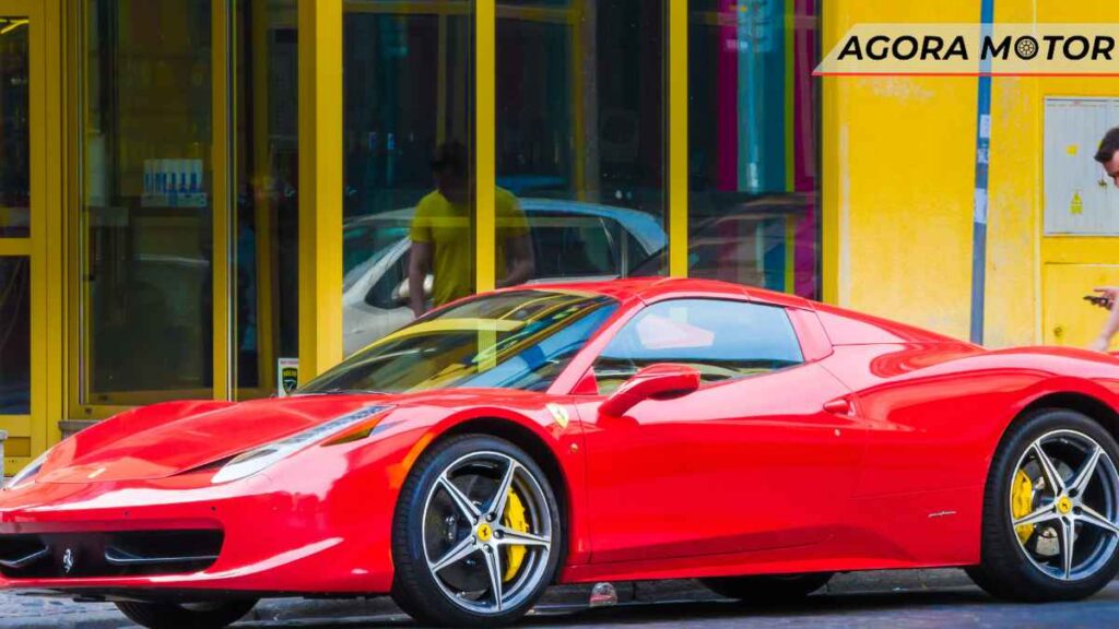 Ferrari F8 Spider: O Carro Esportivo Lendário e Luxuoso com Velocidade Incrível