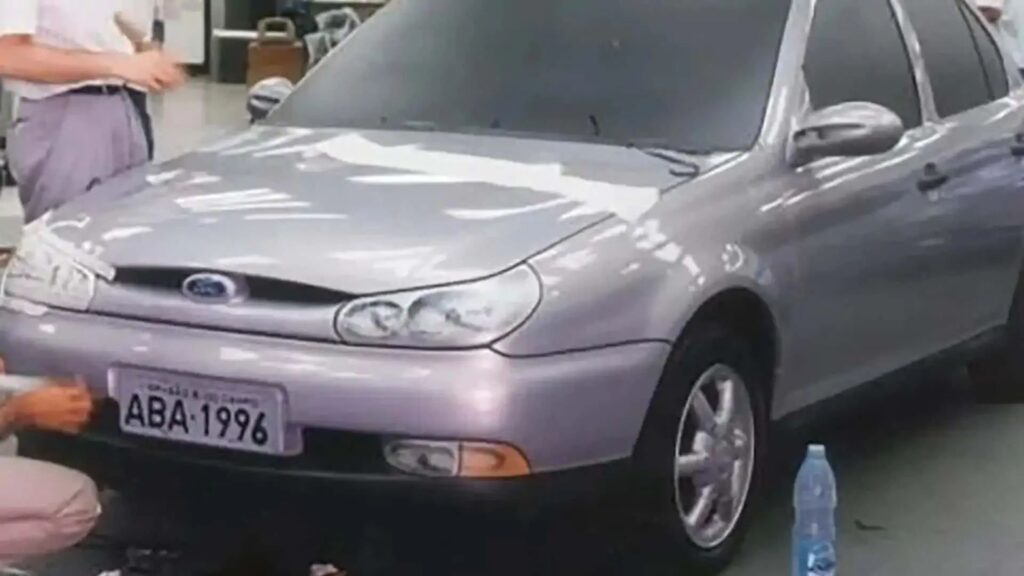 Gol bola da Ford.